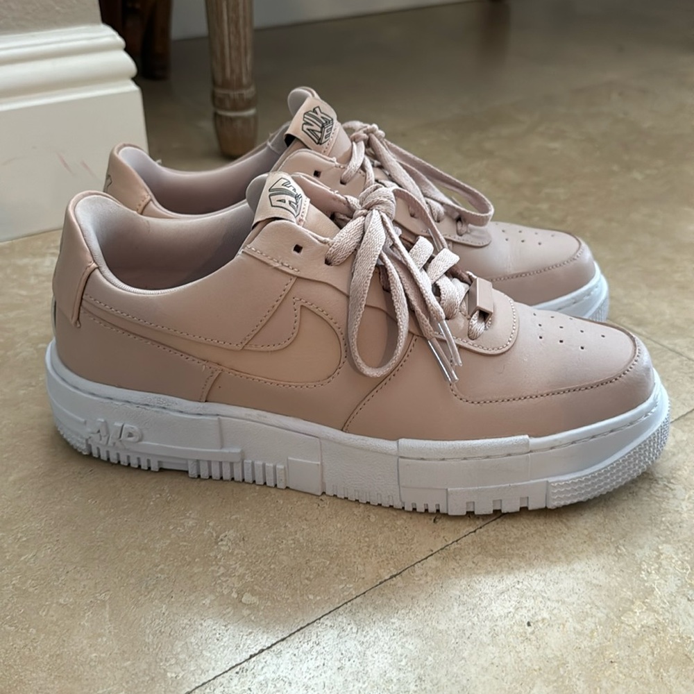 Nike Air Force 1